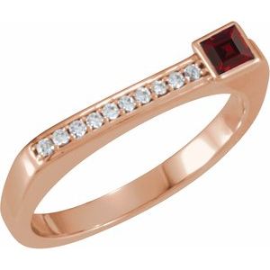 Ladies Natural Mozambique Garnet Natural Diamond Stackable Ring (I1, G-H) — 14K Rose Gold