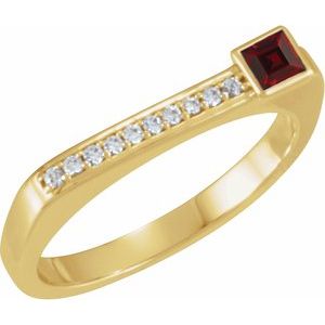 Ladies Natural Mozambique Garnet Natural Diamond Stackable Ring (I1, G-H) — 14K Yellow Gold