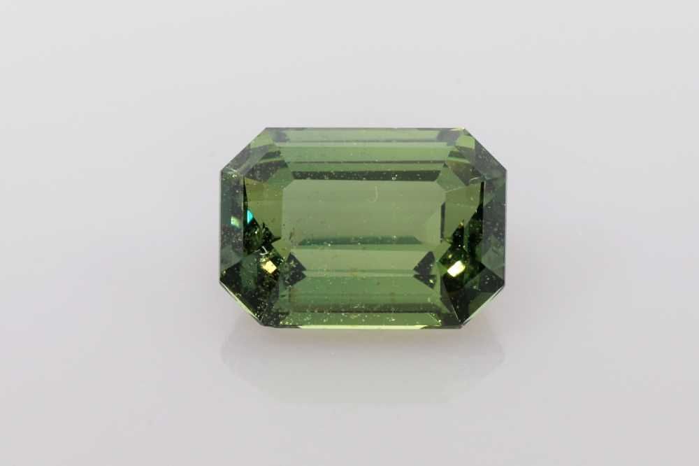 3.00ct Emerald Natural Sapphire (Colour Green, Clarity Eye Clean, Cut Faceted)