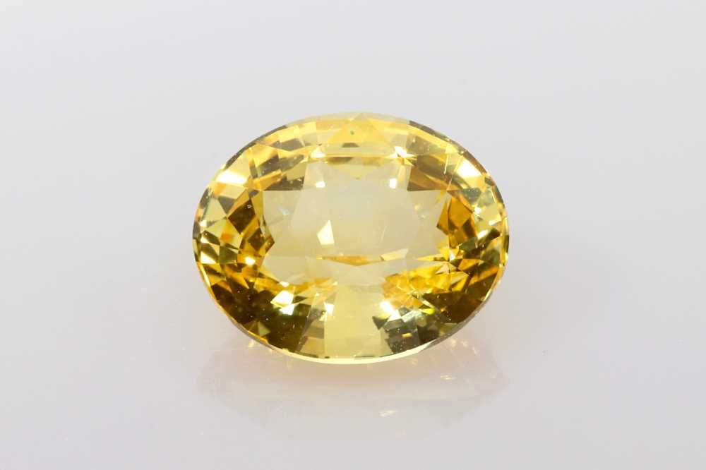 3.54ct Oval Natural Sapphire (Colour Yellow, Clarity Eye Clean, Cut Faceted)
