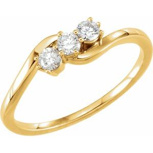 Ladies Natural Diamond Three-Stone Ring (I1, G-H) — 14K Yellow Gold