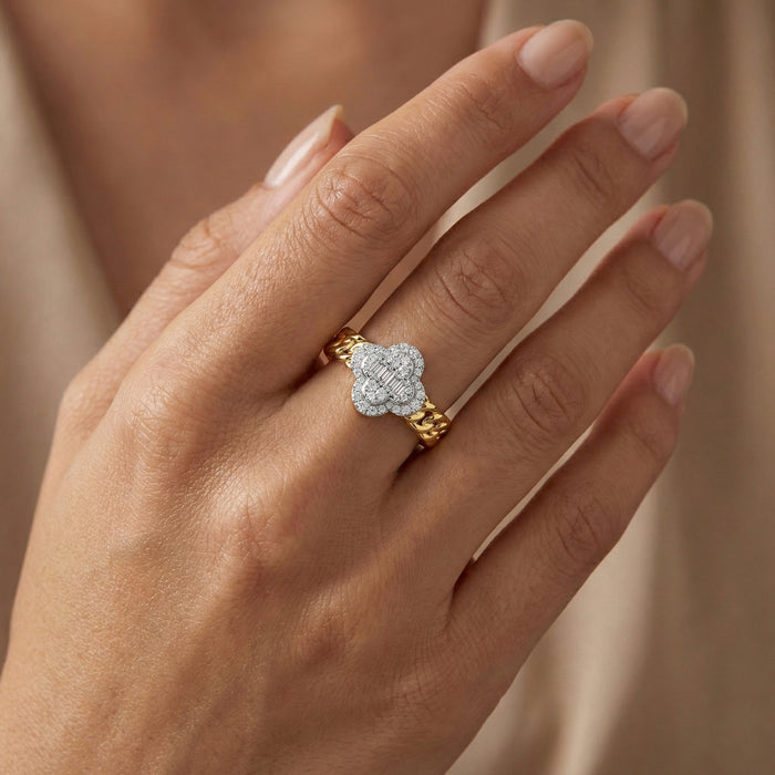 LADIES RING 0.25CT ROUND/BAGUETTE DIAMOND 10K YELLOW GOLD