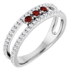 Ladies Natural Mozambique Garnet Natural Diamond Ring (SI2-SI3, G-H) — Platinum