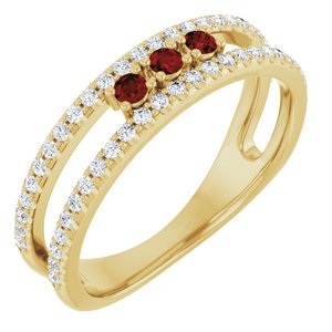 Ladies Natural Mozambique Garnet Natural Diamond Ring (I1, G-H) — 14K Yellow Gold