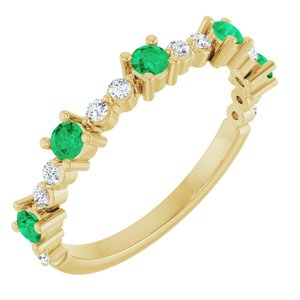 Ladies Natural Emerald Natural Diamond Ring (I1, G-H) — 14K Yellow Gold