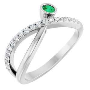 Ladies Natural Emerald Natural Diamond Ring (SI2-SI3, G-H) — Platinum
